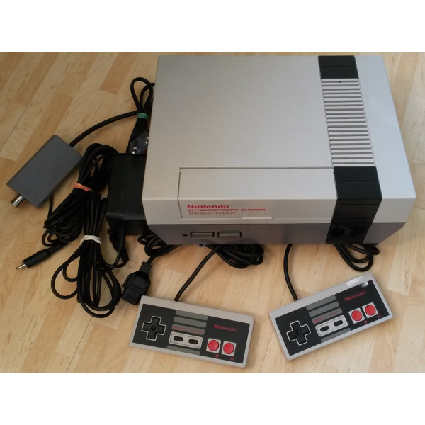 Nintendo NES (SCN) Med 2 kontroller (Regionsfri)